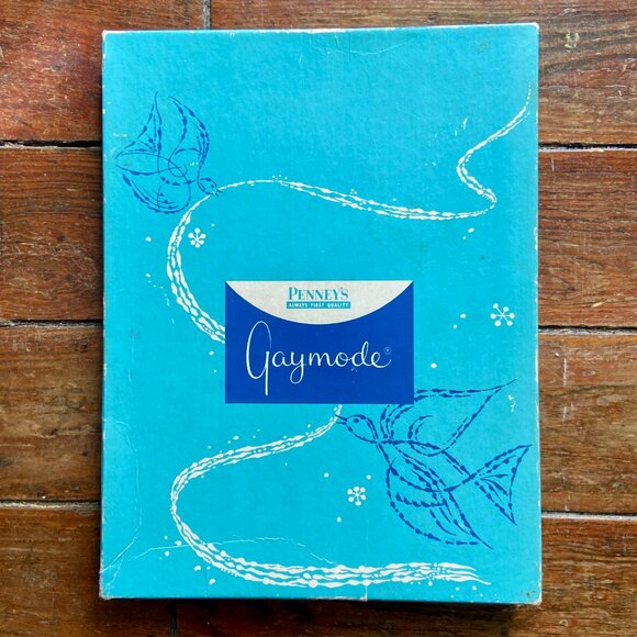 vtg 2 prs Pennys GAYMODE Neumode Nylon Stockings Cuban Heel 9 1/2 Beige Glo NIB - Picture 6 of 9